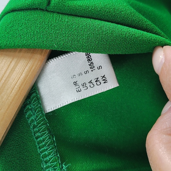 Green Pullover Blouse Puff Short Sleeve Size Small Vibrant Green - Picture 4 of 7